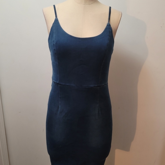 Windsor Dress - Picture 4 of 6